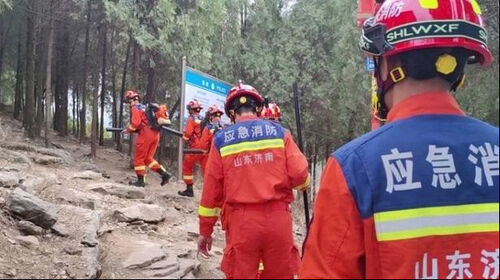 hakkında en son şirket haberleri Jinan UAV'ları resmen "hizmette" ve "halk savunması + teknik savunma" yeni modeli yeşil suları ve yeşil dağları koruyor