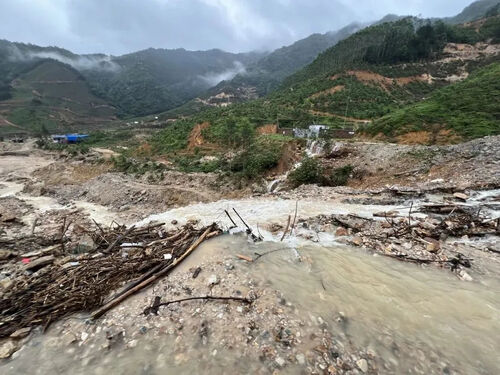 hakkında en son şirket haberleri Felaket bölgesinde acil durum. Xinuo Buğday tarlası, yağmur fırtınasından sonra iletişim kurmak için Shaoguan'a yardım edecek.