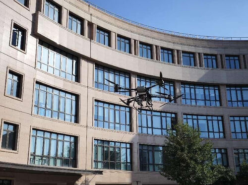 hakkında en son şirket haberleri MYUAV FC30S Işıklama çığlıklı arama ışığı entegre şehir yönetimi için entegre montaj uygulamaları
