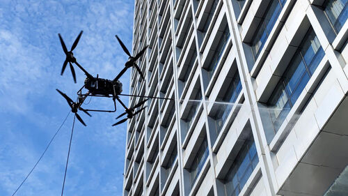 hakkında en son şirket haberleri MYUAV FC30X çift bağlı 120 metre yükseklik temizlik uçağı
